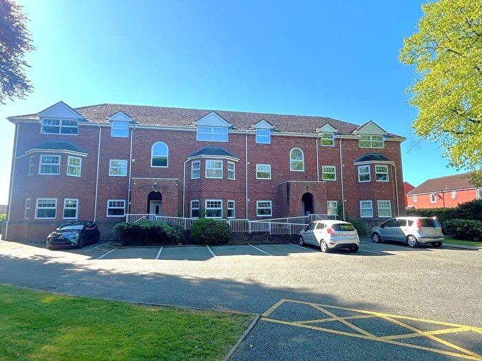 2 Bedroom Flat To Rent In Kingsmills Road, Wrexham, LL13
