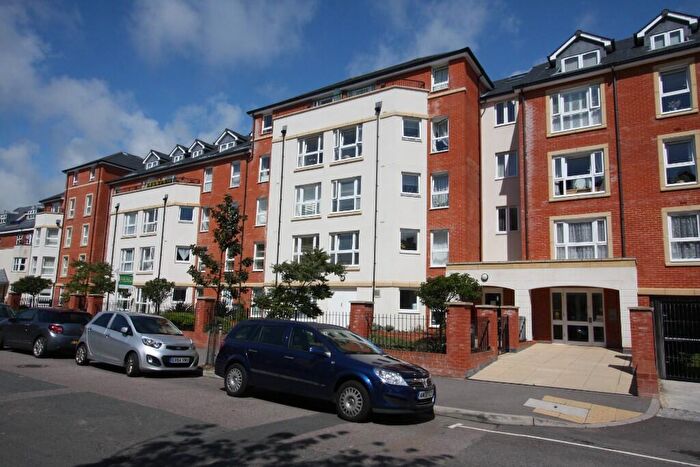 1 Bedroom Retirement Property For Sale In Jevington Gardens, Eastbourne, BN21