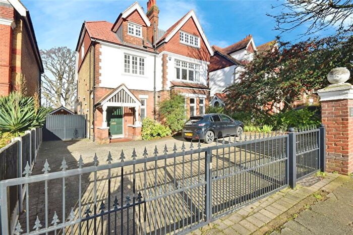 5 Bedroom Detached House For Sale In West Park, London, SE9