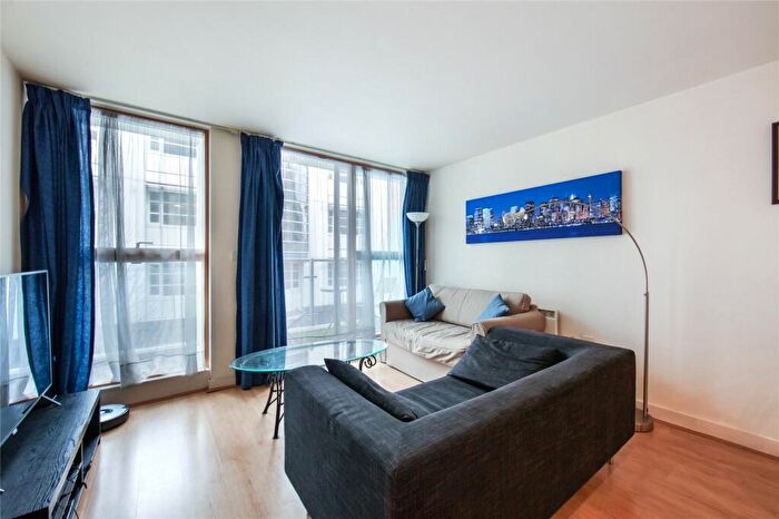 1 Bedroom Apartment To Rent In Featherstone Street, London, EC1Y
