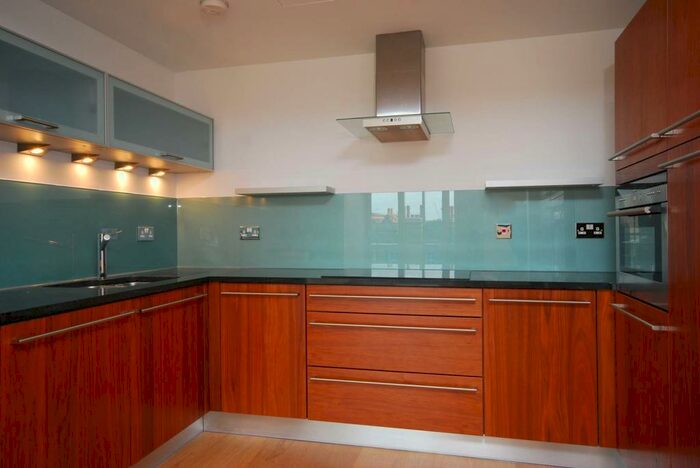 2 Bedroom Flat To Rent In Baker Street, Marylebone, London, NW1