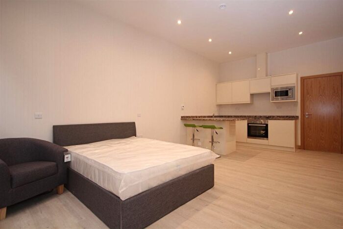 1 Bedroom Studio To Rent In North Acton Road, London, NW10