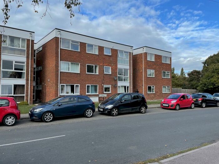 2 Bedroom Flat To Rent In Howard Court, Cambridge, CB5