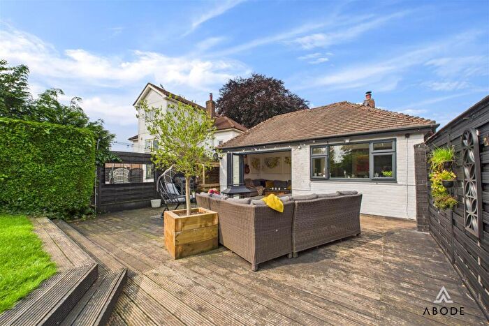 3 Bedroom Detached Bungalow For Sale In Stanton Road, Stapenhill, Burton-On-Trent, DE15