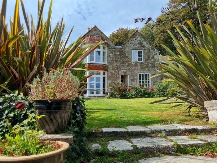 4 Bedroom House To Rent In Cowleaze Hill, Luccombe, PO37