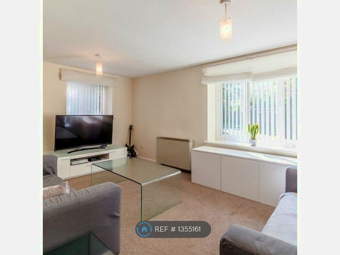 2 Bedroom Flat To Rent In Kenton, Newcastle Upon Tyne, NE3