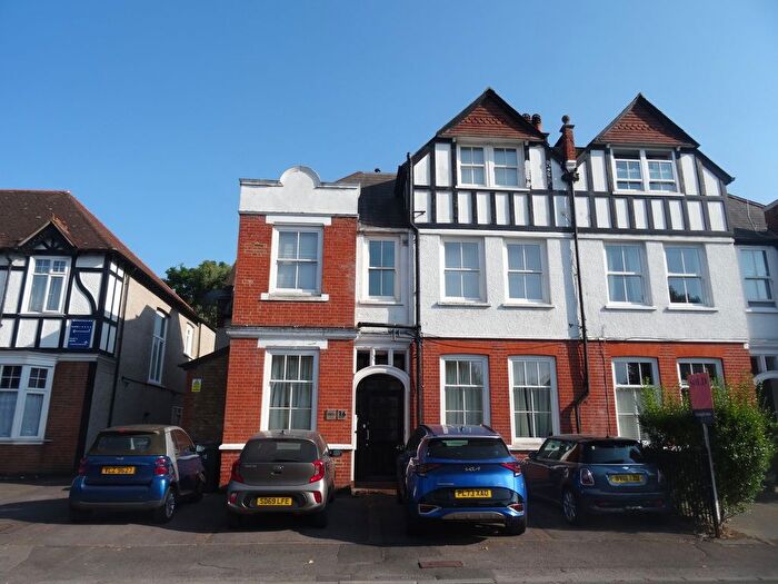 1 Bedroom Flat To Rent In Lingfield Avenue, Kingston Upon Thames, KT1
