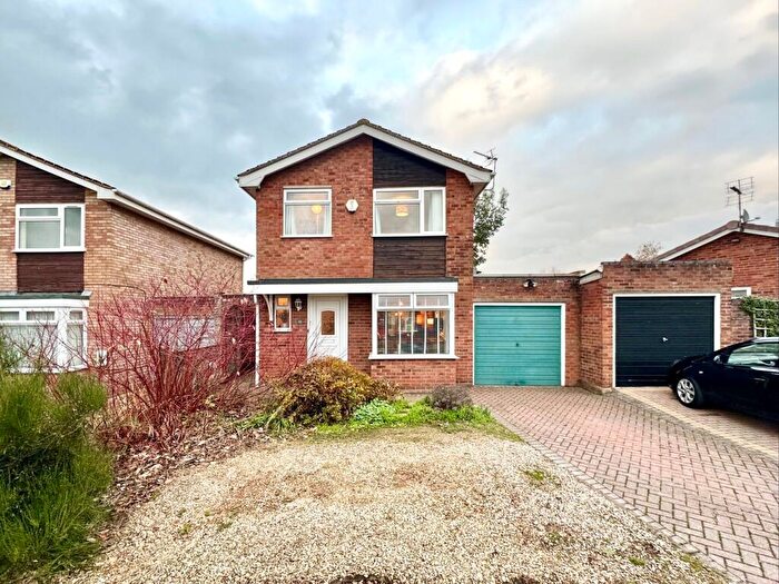 3 Bedroom Link Detached House For Sale In Biddulph Way, Ledbury, HR8