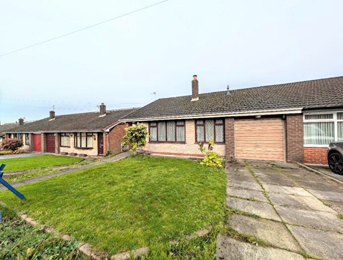 3 Bedroom Bungalow For Sale In Lichfield Close, Farnworth, Bolton, BL4