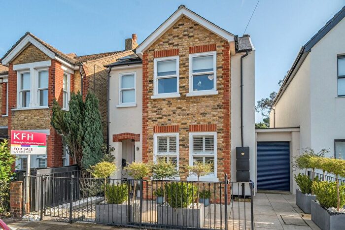 4 Bedroom Detached House For Sale In Salisbury Road, Bromley, BR2