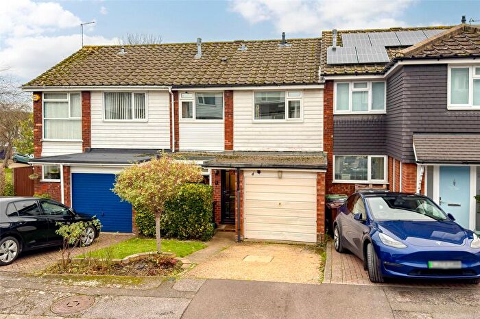3 Bedroom Terraced House For Sale In Wendover Close, Harpenden, Hertfordshire, AL5