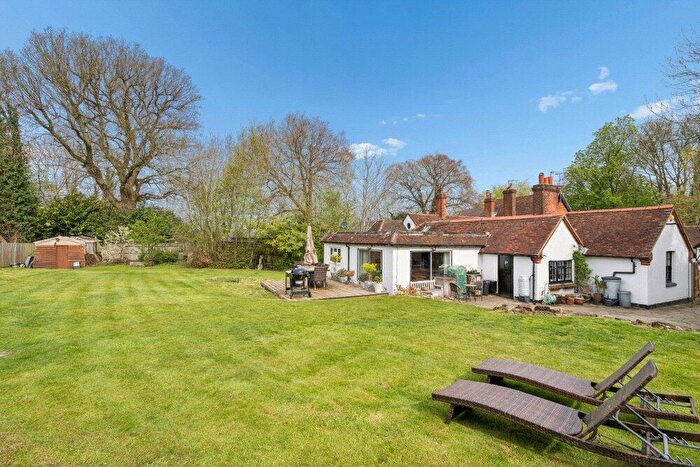 3 Bedroom End Of Terrace House For Sale In Shendish, Hemel Hempstead, Hertfordshire, HP3