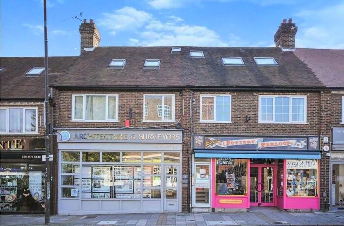 2 Bedroom Flat To Rent In Station Road, West Wickham BR4