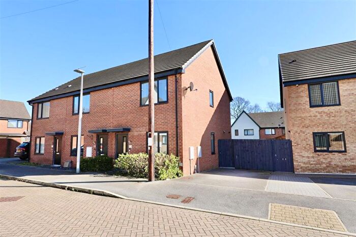 2 Bedroom End Terrace House For Sale In Finchley Close, Hull, HU8