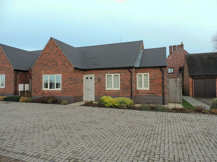 2 Bedroom Bungalow To Rent In Seckington Lane, Newton Regis, B79