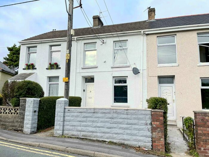 4 Bedroom House To Rent In Bryngwyn Road, Llanelli, Carmarthenshire, SA14