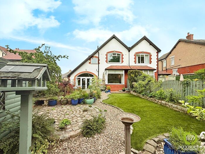 4 Bedroom Semi-Detached House For Sale In Earnsdale Avenue, Darwen, BB3