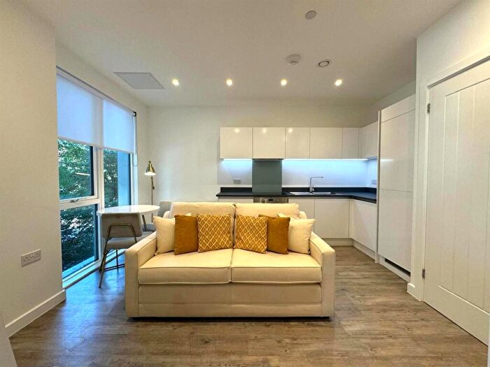 1 Bedroom Apartment To Rent In Kings Road, Reading, RG1