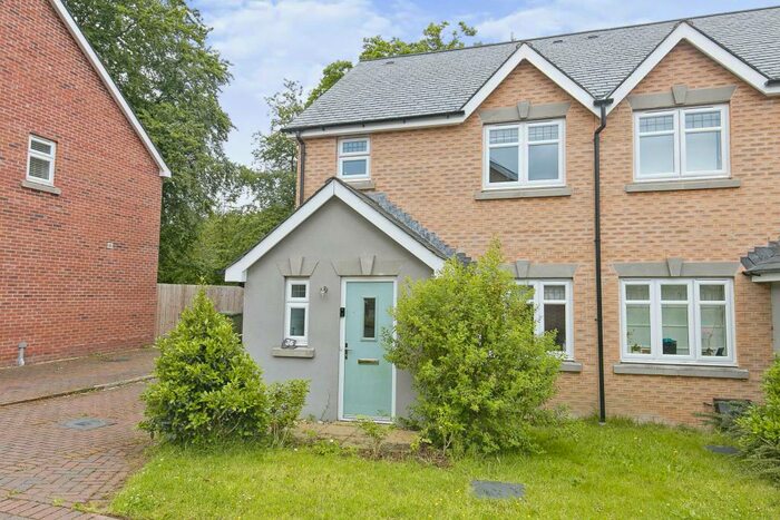 3 Bedroom Semi-Detached House For Sale In Plas Y Coed, Bangor, Plas Y Coed, Bangor, LL57