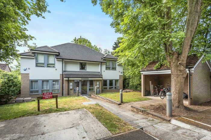 1 Bedroom Apartment To Rent In Joshua Court, Headington, OX3