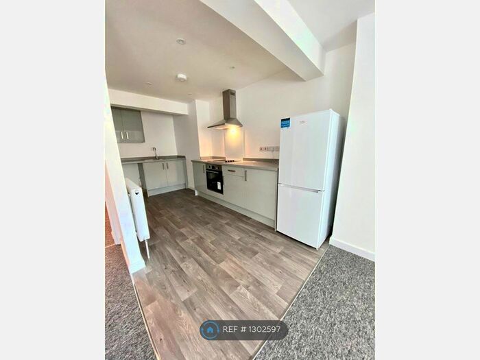 2 Bedroom Flat To Rent In West Street, Bedminster, Bristol BS3