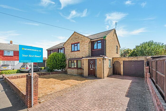 3 Bedroom Semi-Detached House For Sale In Shepperton, Surrey, TW17