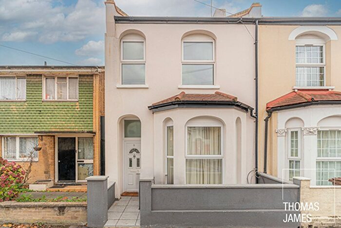 6 Bedroom End Terrace House For Sale In Eve Road, London, E11
