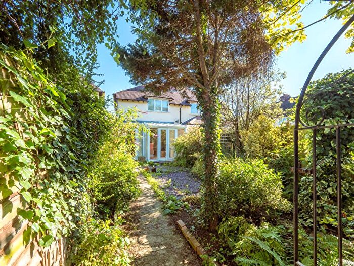 2 Bedroom Semi Detached House For Sale In Kerns Terrace, Stratford-Upon-Avon, CV37