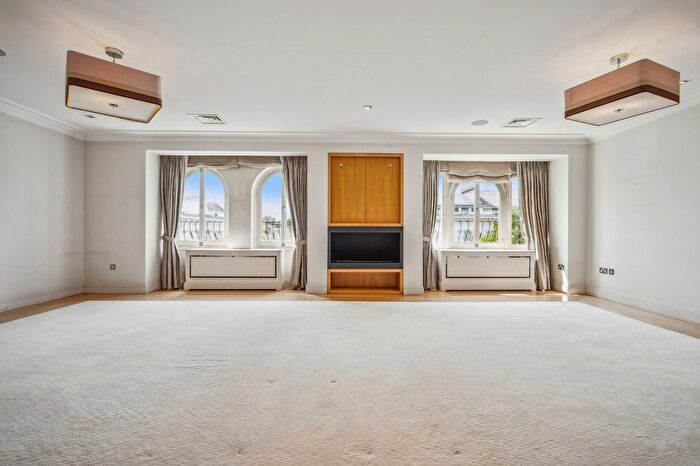 4 Bedroom Flat For Sale In Alexandra Court, - Queen's Gate, SW7