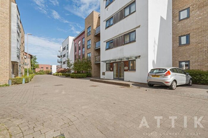 2 Bedroom Flat For Sale In Bertram Way, Norwich, NR1