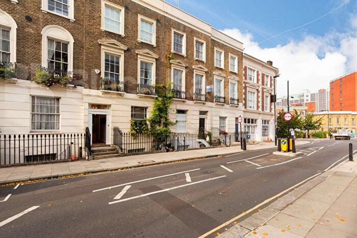 3 Bedroom Flat To Rent In Calthorpe Street, London, WC1X