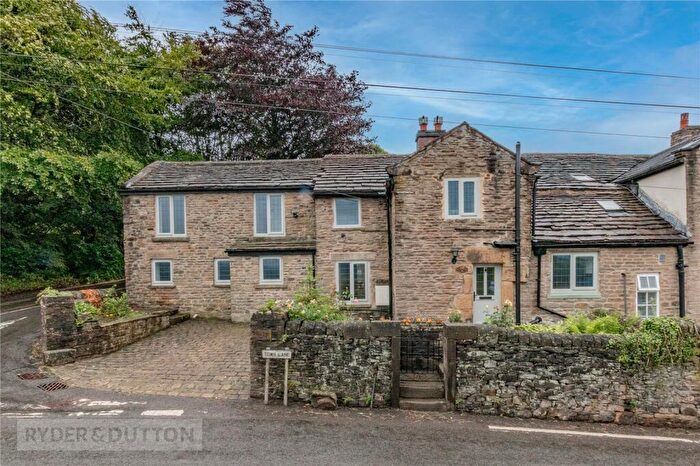4 Bedroom Semi-Detached House For Sale In Town Lane, Charlesworth, Glossop, Derbyshire, SK13
