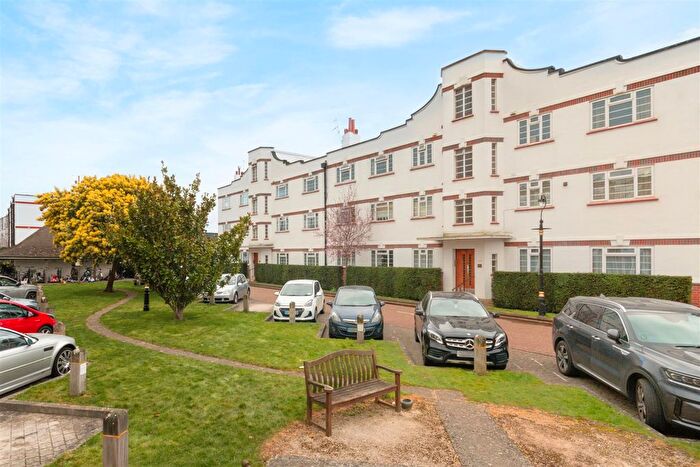 1 Bedroom Flat For Sale In Bushey Road, Raynes Park, SW20