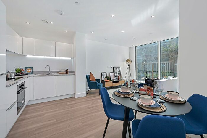 1 Bedroom Flat To Rent In Garnet Place, West Drayton, UB7