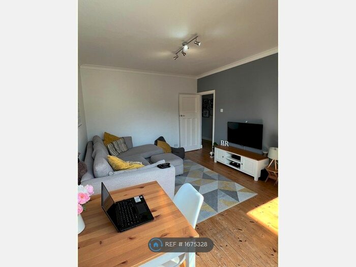 1 Bedroom Flat To Rent In Farm Avenue, London, SW16