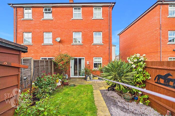 4 Bedroom Semi-Detached House For Sale In Greenland Avenue, Wymondham, NR18