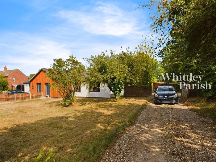 3 Bedroom Semi-Detached Bungalow For Sale In Chequers Lane, Saxlingham Nethergate, Norwich, NR15