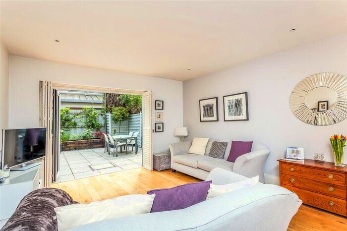 4 Bedroom Terraced House To Rent In Gillespie Road, London, N5