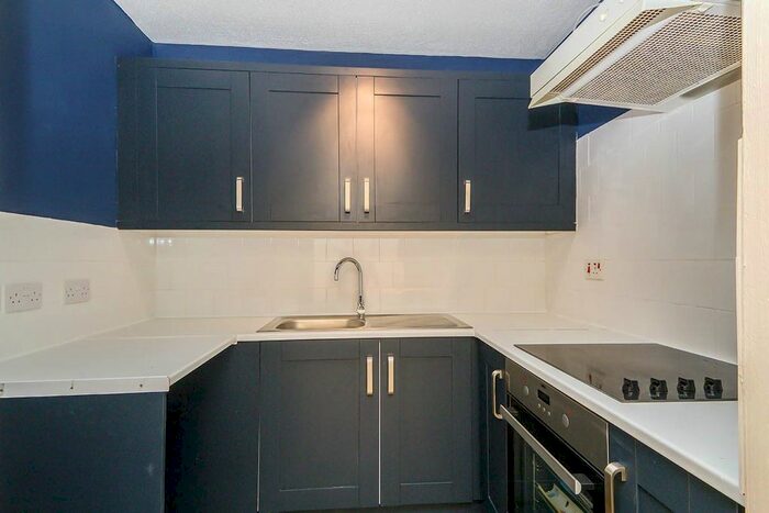 1 Bedroom Flat To Rent In Wallace Close, London, SE28