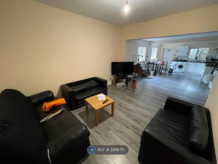 6 Bedroom End Of Terrace House To Rent In Westbourne Road, Manchester, M14