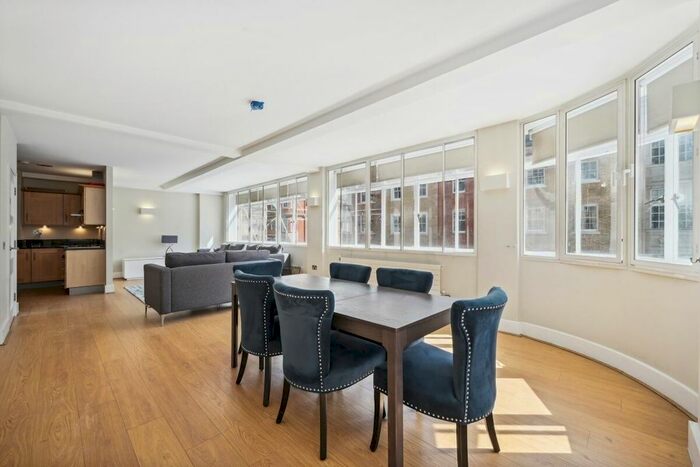 2 Bedroom Flat To Rent In Great Portland Street, London, W1W