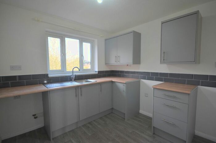 2 Bedroom Flat To Rent In Tunwell Mews, Corby NN17