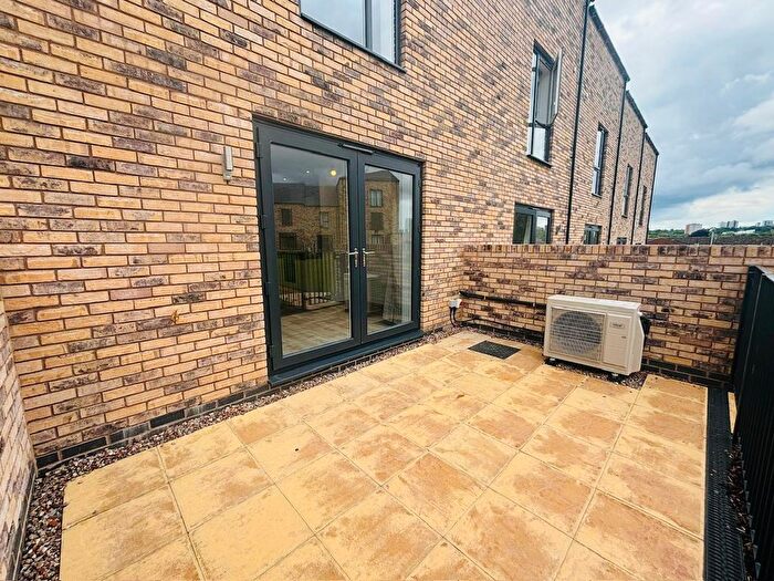 3 Bedroom Terraced House To Rent In Lanchester Close, Birmingham, B12