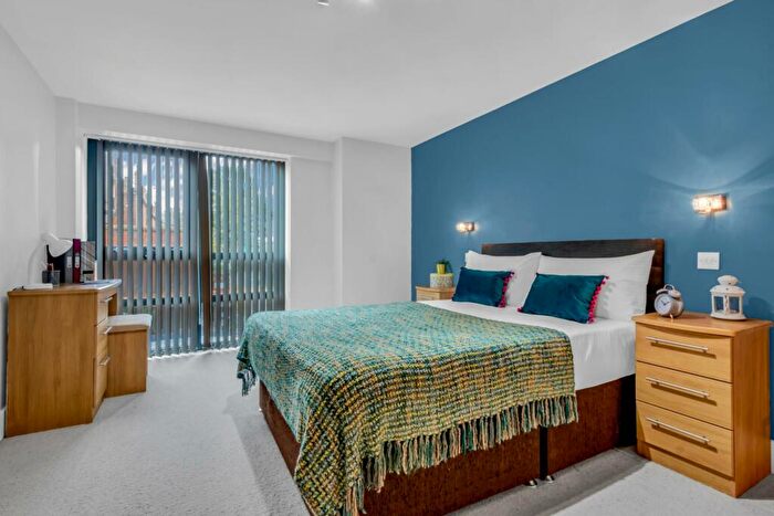 1 Bedroom Flat To Rent In Cardigan Road, Leeds, LS6