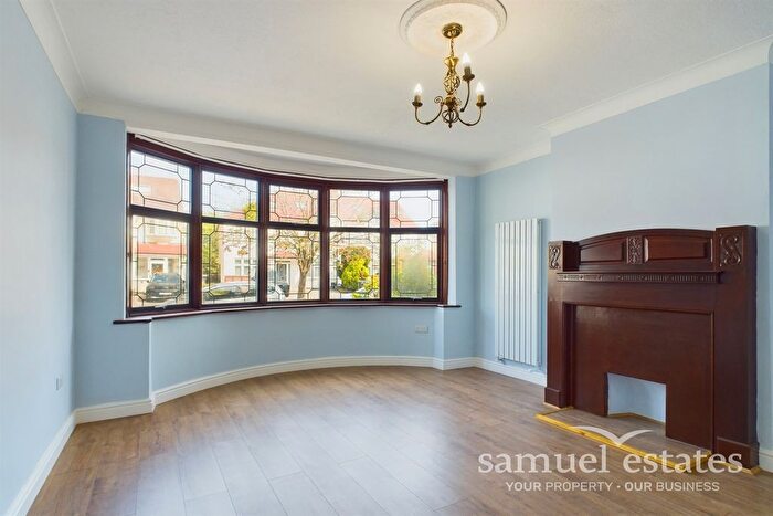 4 Bedroom Semi-detached House To Rent In Springfield Avenue, Morden, SW20
