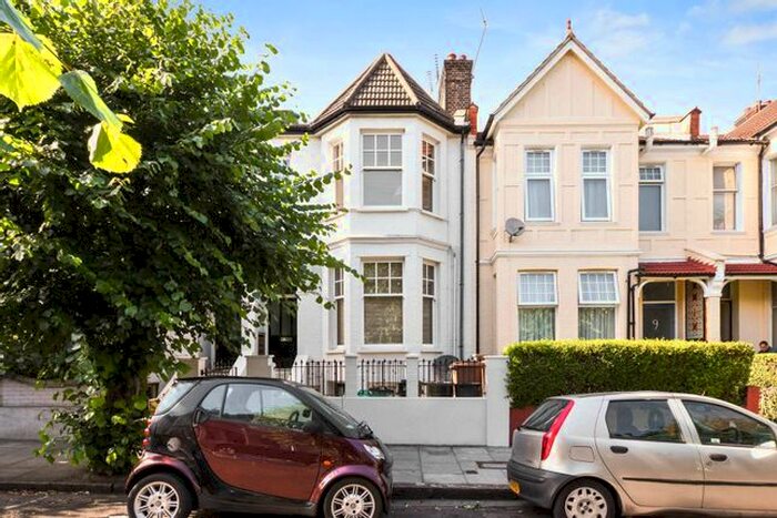 1 Bedroom Flat To Rent In Gunton Road, Clapton, London, E5