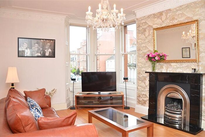 2 Bedroom Flat To Rent In Straiton Place, Edinburgh, Midlothian, EH15