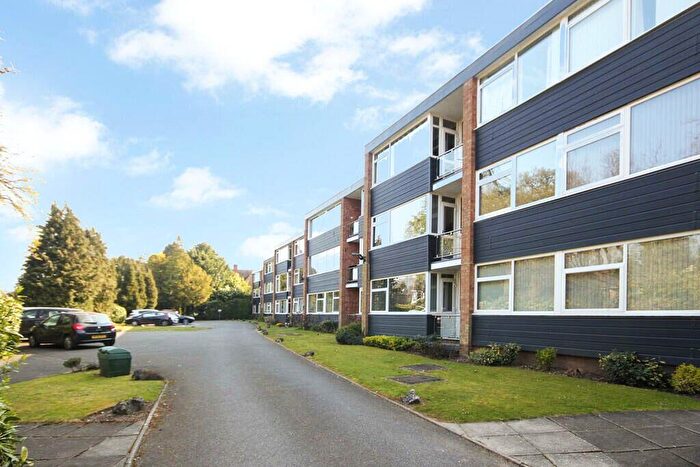 2 Bedroom Flat For Sale In Darley Mead Court, Hampton Lane, Solihull, B91
