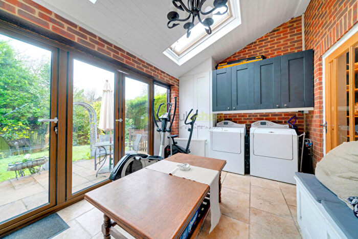 6 Bedroom Detached House For Sale In Farrers Place, Shirley Hills, CR0