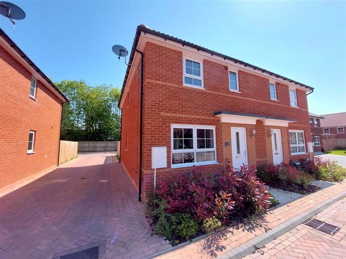 3 Bedroom Semi-Detached House For Sale In Ellacott Garth, Driffield, YO25